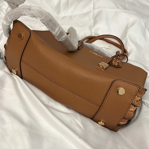 New MK brown leather handbag satchel with long strap 风琴包 - Picture 5 of 8